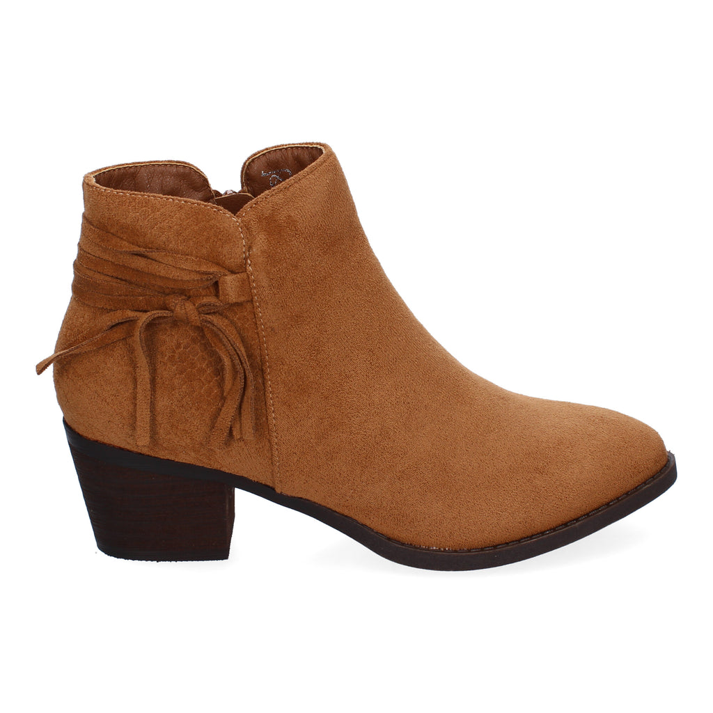 Botines camel con detalle flecos