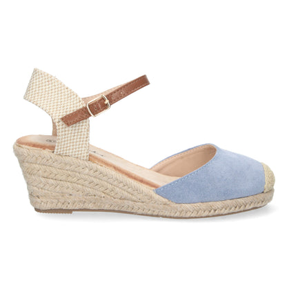 CyrenaBlue Sky – Sandalia Azul Celeste de Cuña para Mujer | Estilo Valenciana con Pala Cerrada y Hebilla | Ideal para Bodas, Graduaciones y Eventos