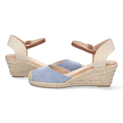 CyrenaBlue Sky – Sandalia Azul Celeste de Cuña para Mujer | Estilo Valenciana con Pala Cerrada y Hebilla | Ideal para Bodas, Graduaciones y Eventos