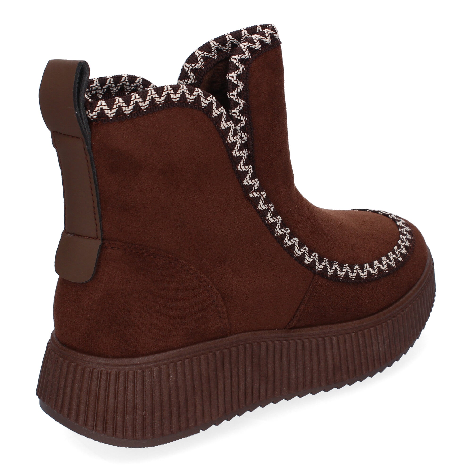 Botines marrones con diseño trenzado