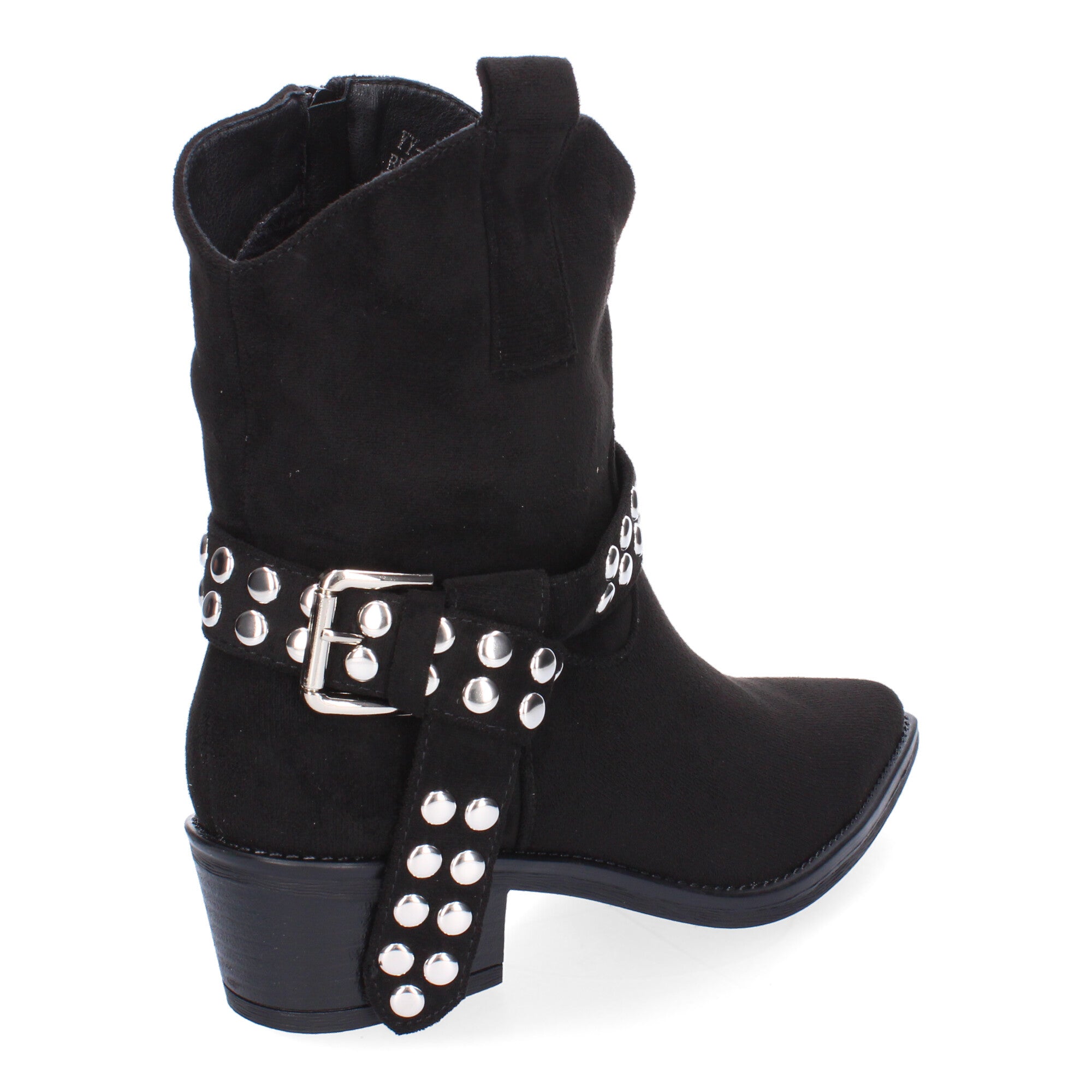Botin negro estilo campero con detalle hebilla