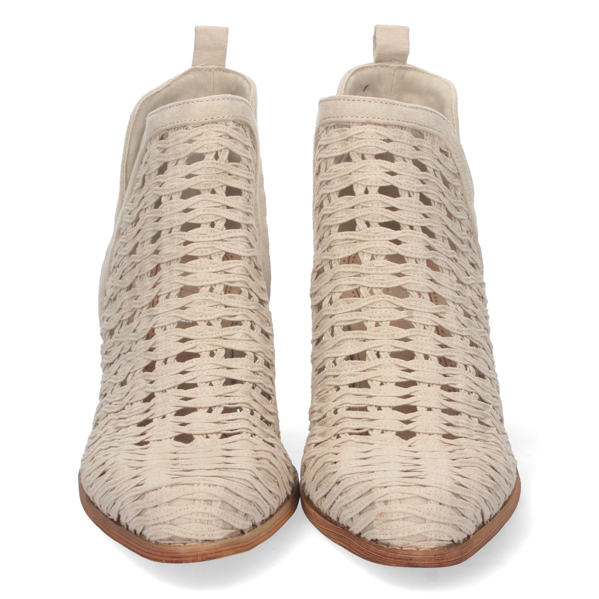 Botines beige con tiras trenzadas