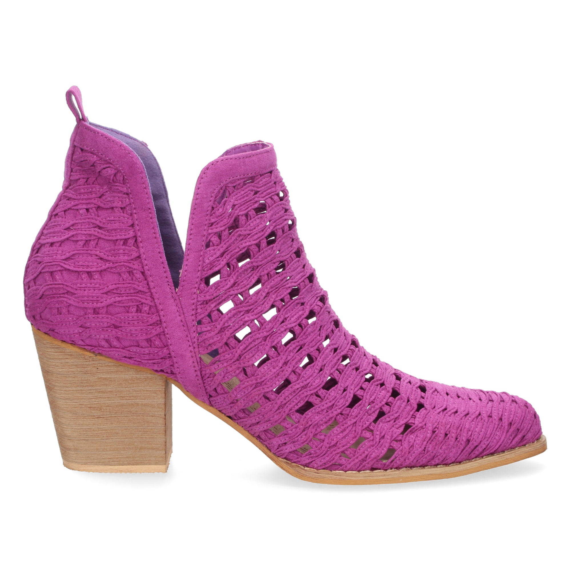 Botines lila con tiras trenzadas