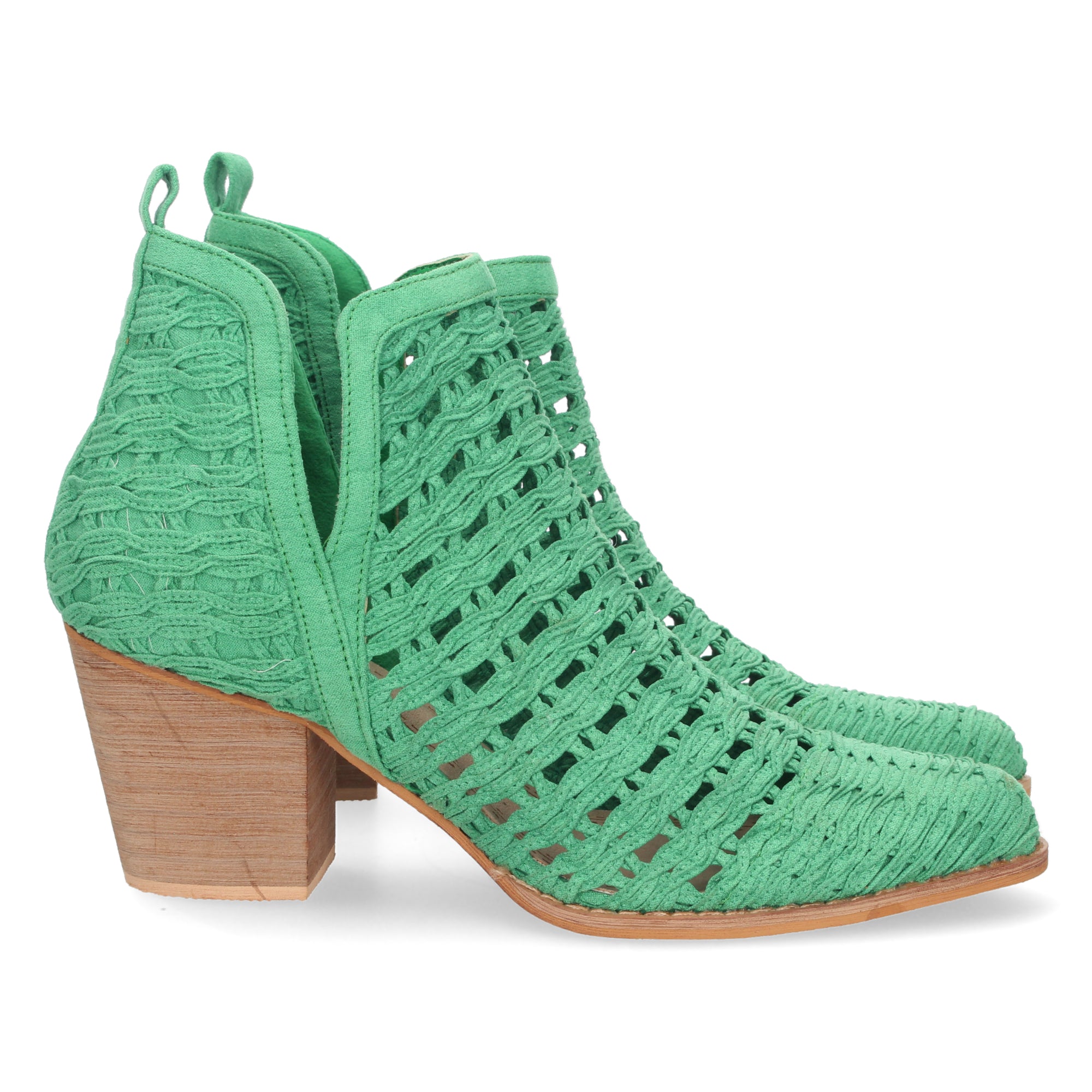 Botines verdes con tiras trenzadas