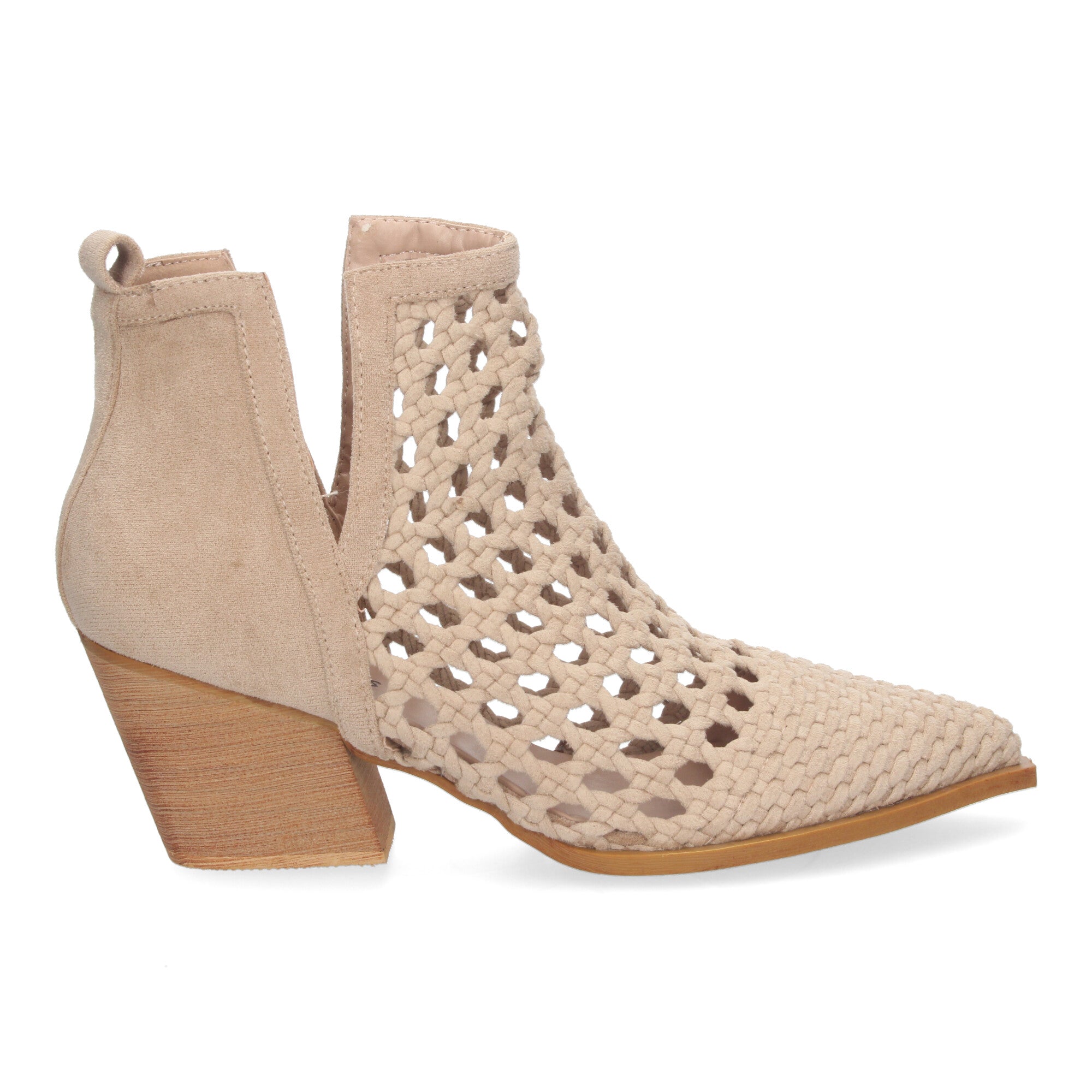Botines beige con diseño calado