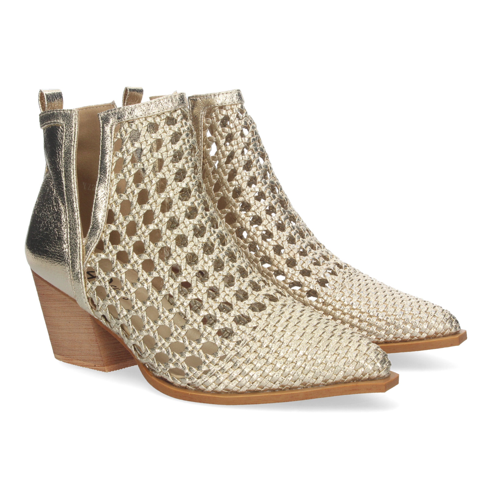 Botin elegante oro con diseño calado