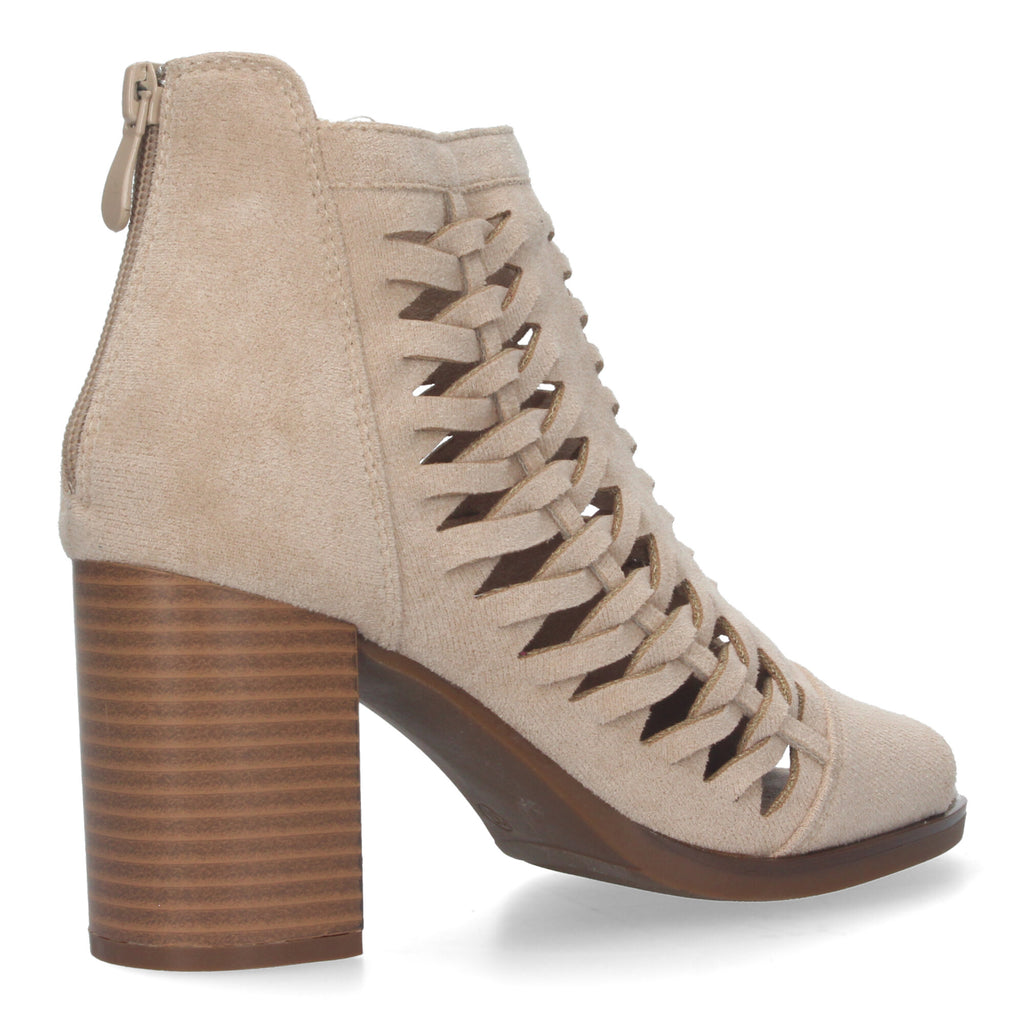 Botin de tacón beige con tiras trenzadas