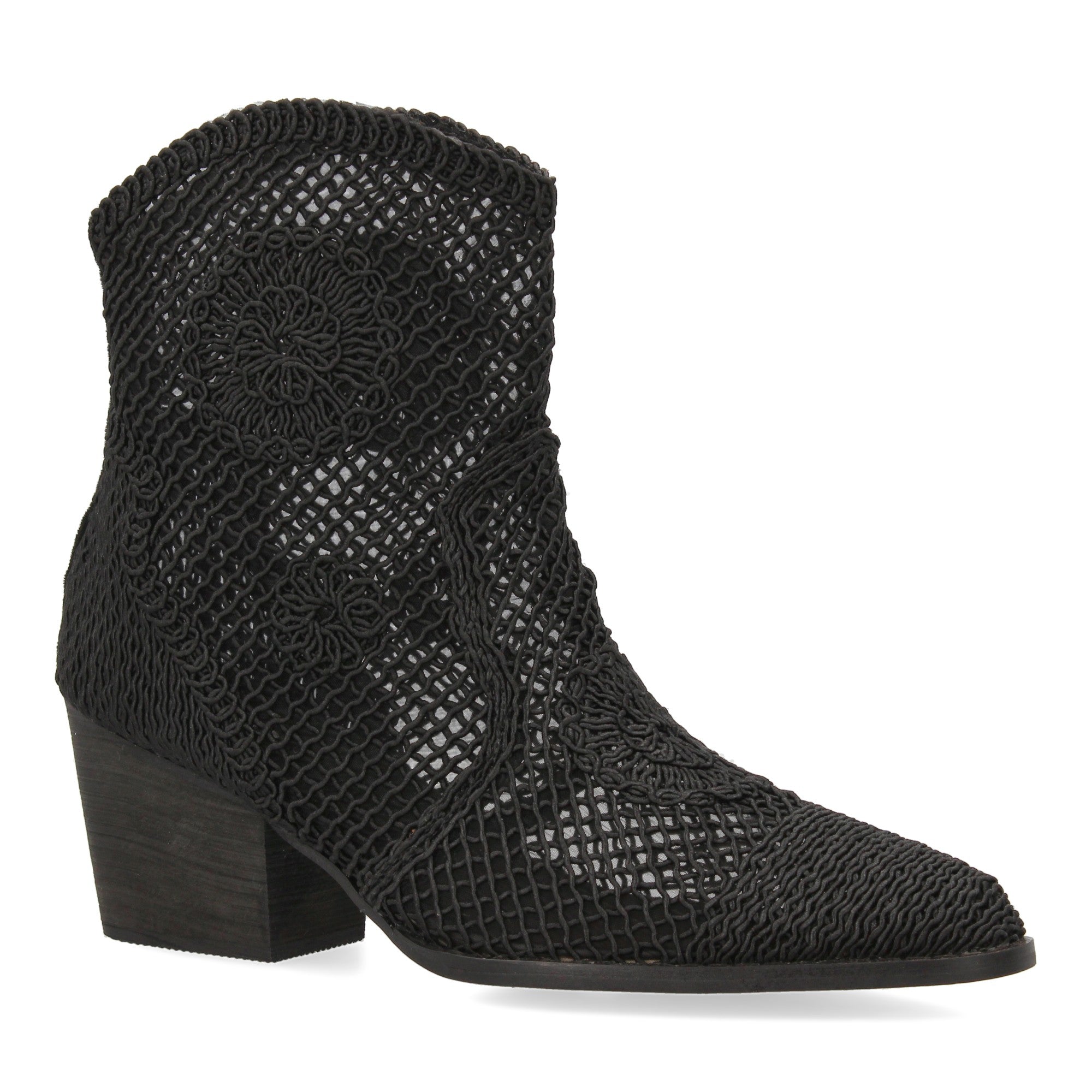 Botines negros con bordados