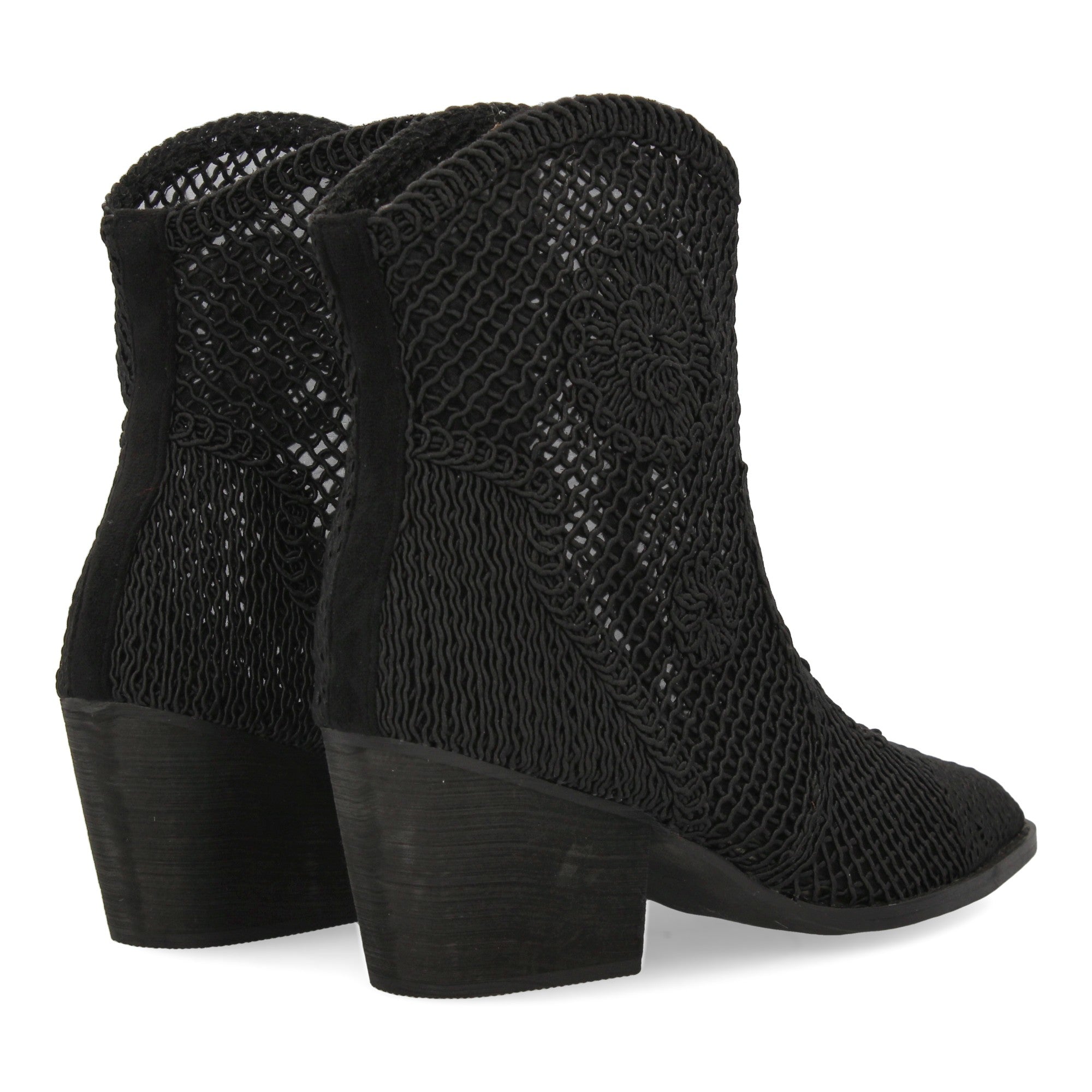 Botines negros con bordados