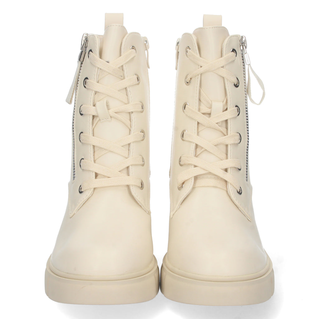 Botin beige con cierre cordones