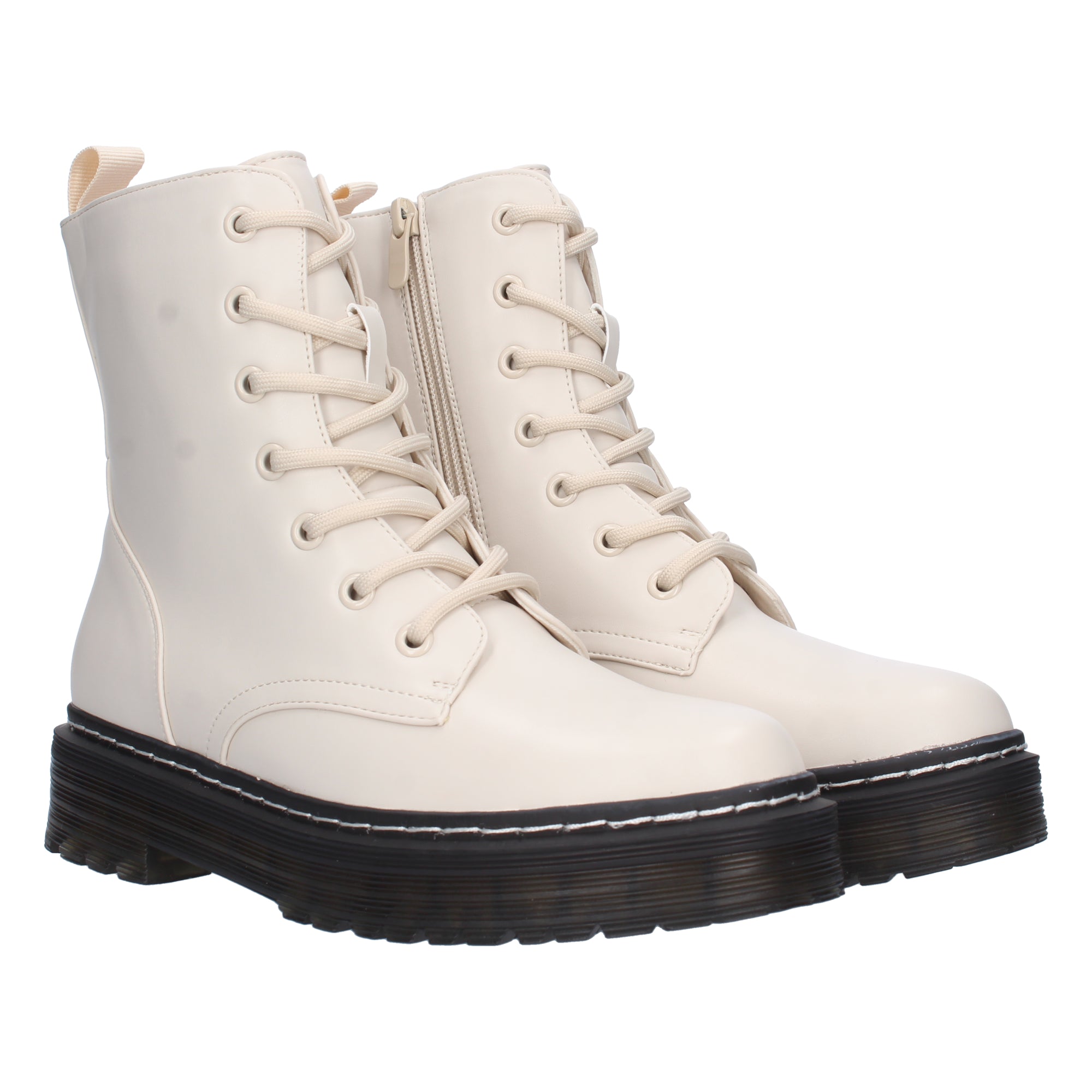 Botin tacón beige estilo militar