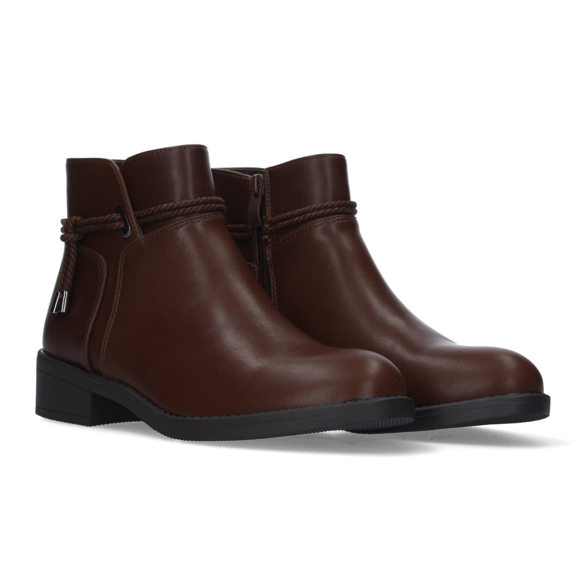 Botines marrones con tacón ancho